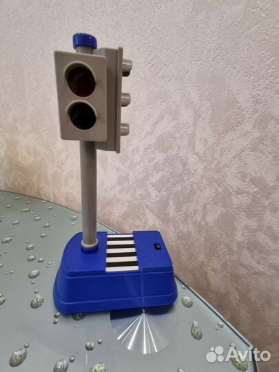 Светофор игрушка