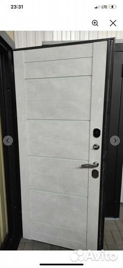 Дверь. Изотерма букле. Черный. Бетон