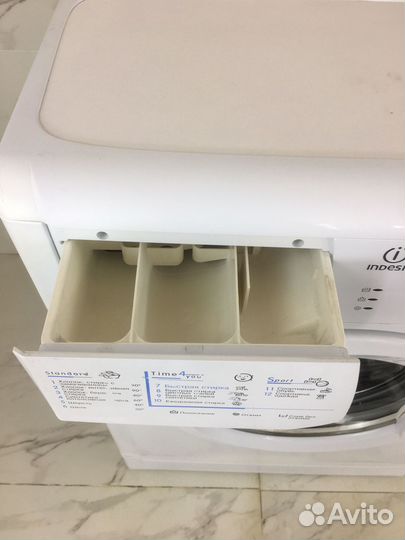 Стиральная машина бу Indesit wiun103 узкая