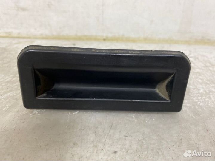 Кнопка крышки багажника Volkswagen Polo 5 2015