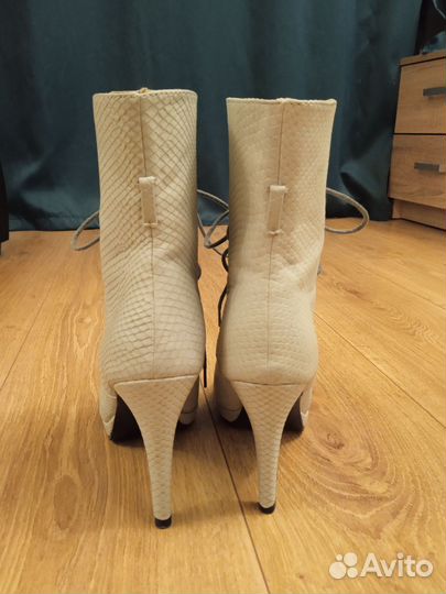 Ботильоны на каблуках кожзам