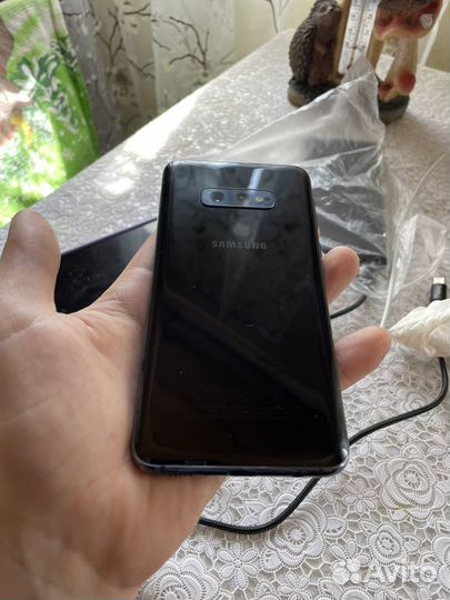 Samsung Galaxy S10e, 6/128 ГБ