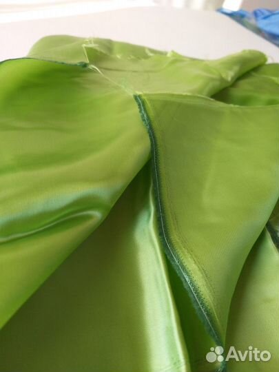 2 метра вискозы для подклада ярко-зеленая ткань