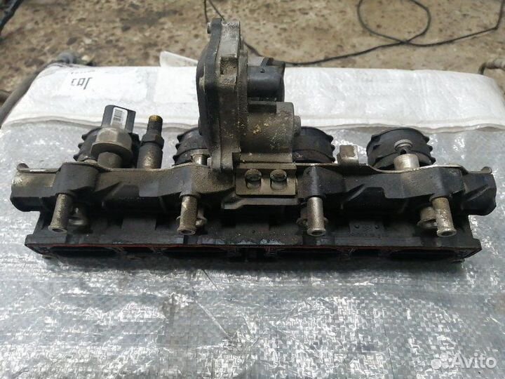 Коллектор впускной Volkswagen Passat 3C2 BVY 2006