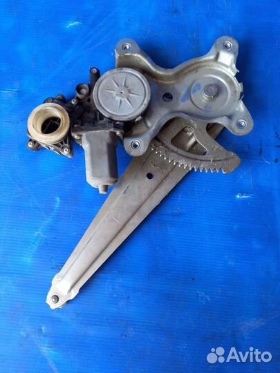 Стеклоподъемник задний правый Toyota Camry 40