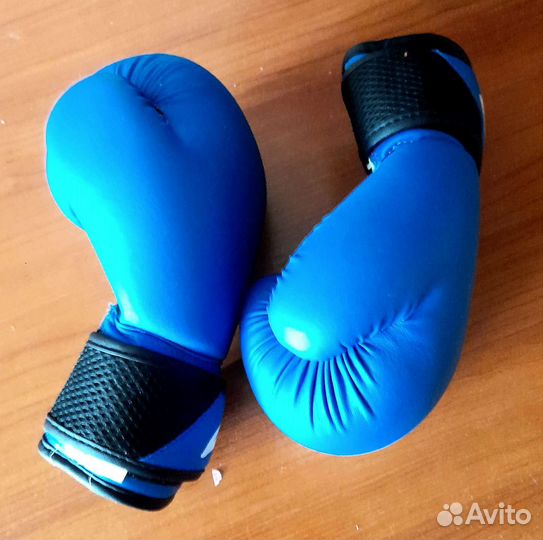 Боксерские перчатки