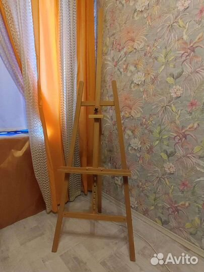 Мольберт художественный