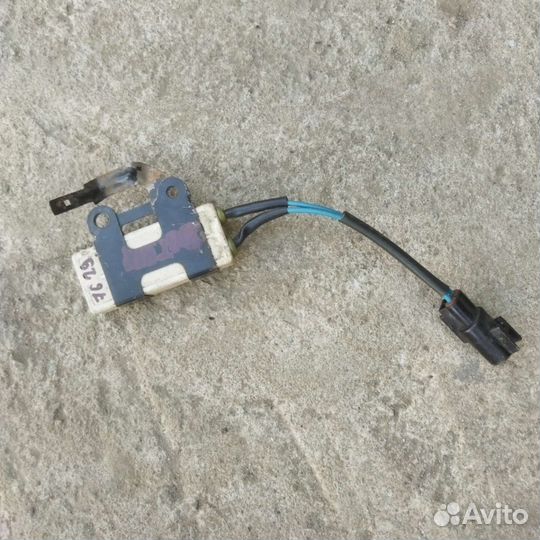 Блок управления вентилятором Toyota Corolla E120