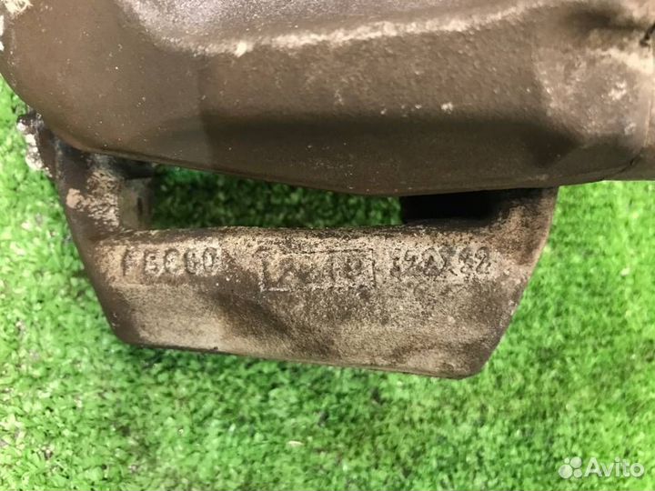 Суппорт тормозной передний левый Mercedes-Benz