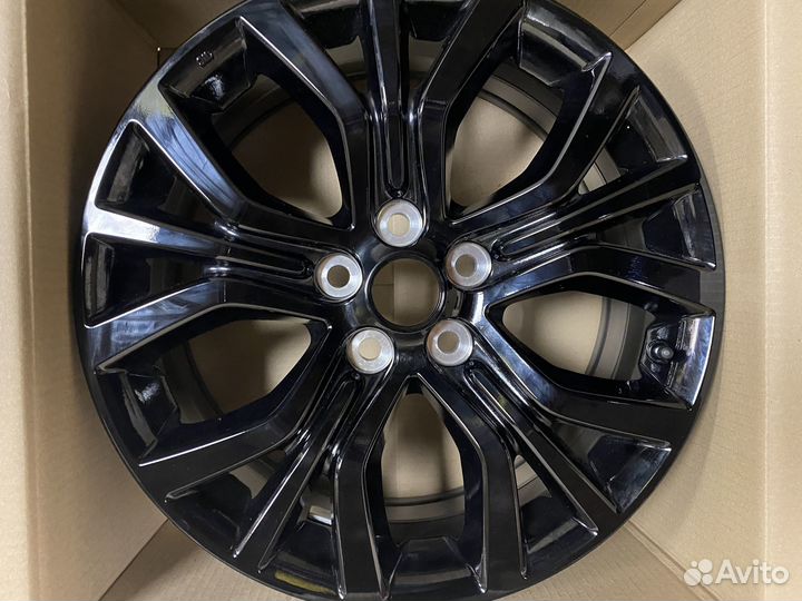 Новые оригинал диски Mitsubishi R18 Outlander