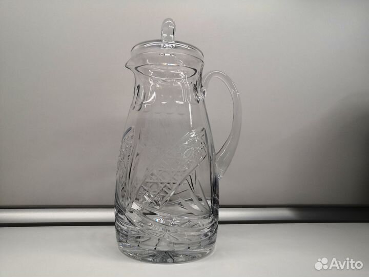 Хрустальный кувшин с крышкой