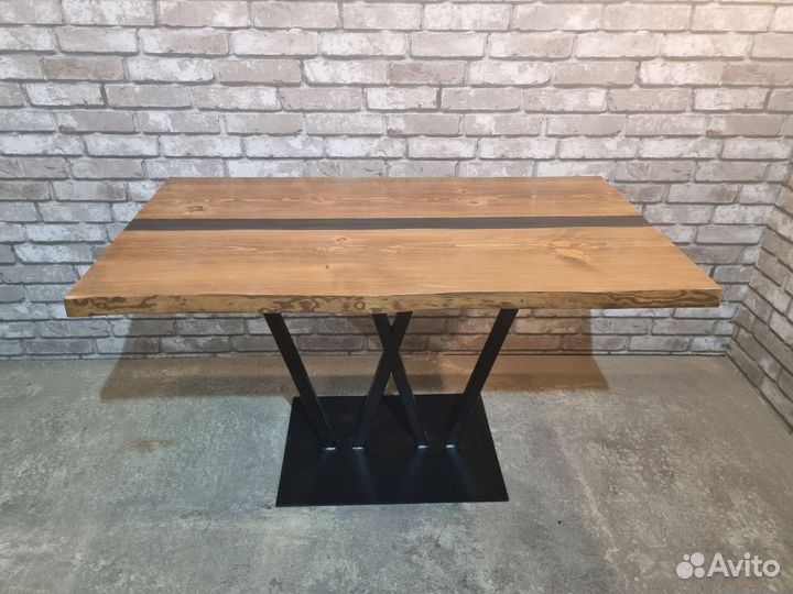 Стол на кухню в стиле Лофт