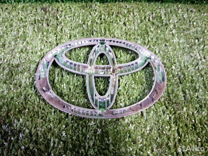 Эмблемма задняя Toyota Avensis AZT250 1AZ-FSE 2005