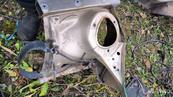 Стакан передний правый Audi 100c4 A6C4