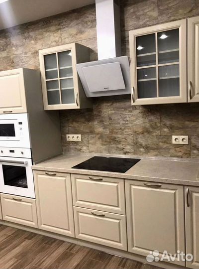 Кухонный гарнитур в современном стиле на заказ