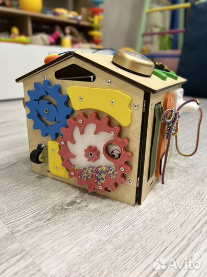 Бизиборд домик kimtoys