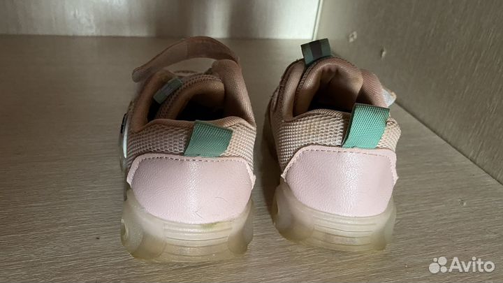Кроссовки для девочки 26 размер