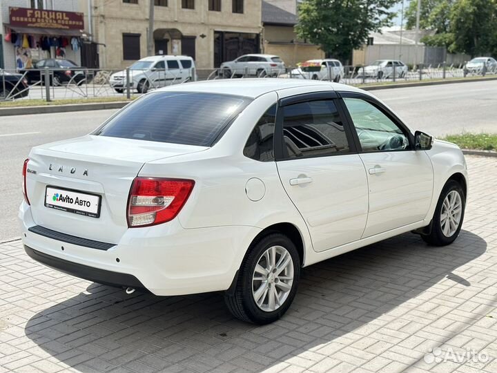 LADA Granta 1.6 МТ, 2021, 40 100 км