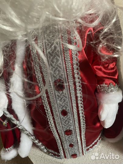 Дед мороз и Снегурочка под елку