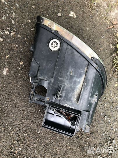 Porsche Cayenne 955 фара левая ксенон