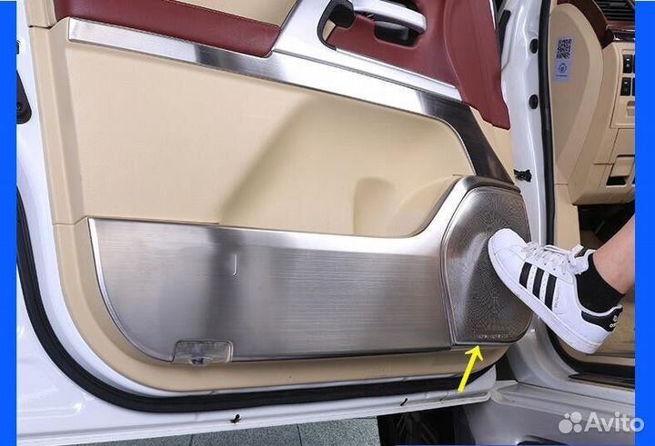 Land Cruiser 200 Накладки на двери+динамики Z2SO3