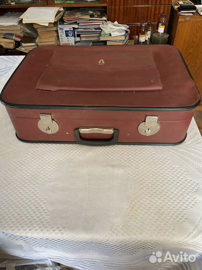 Чемодан красный винтажный, СССР