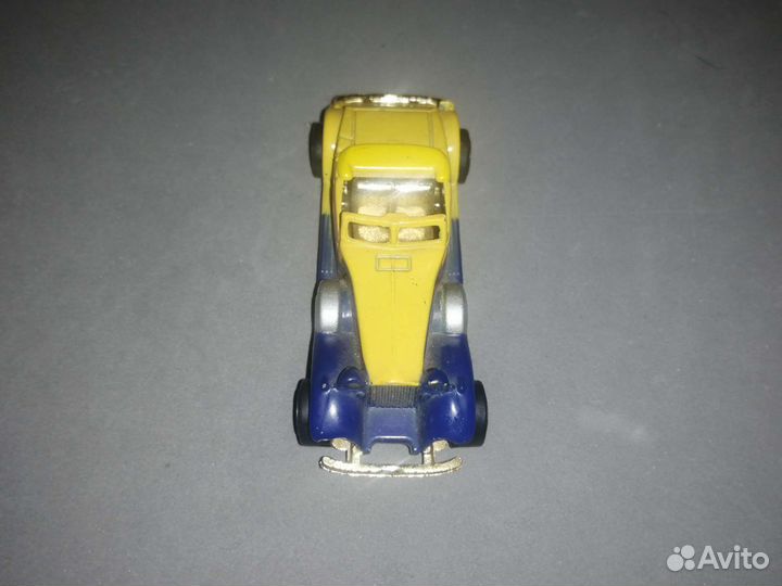 Модель автомобиля mercedes benz