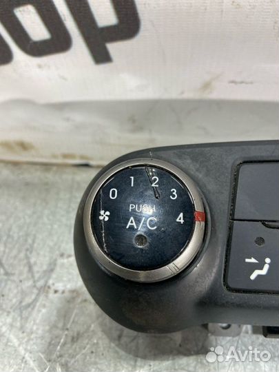Блок управления печкой Hyundai Ix35 2.0 D4HA 2012