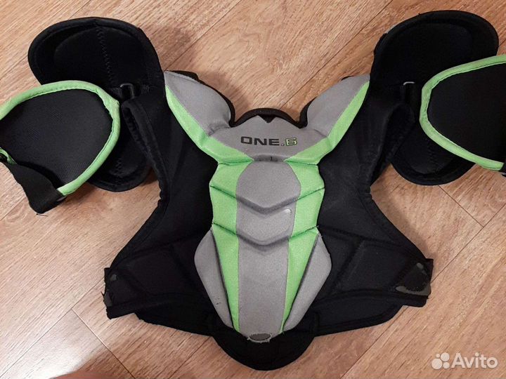 Нагрудник хоккейный детский