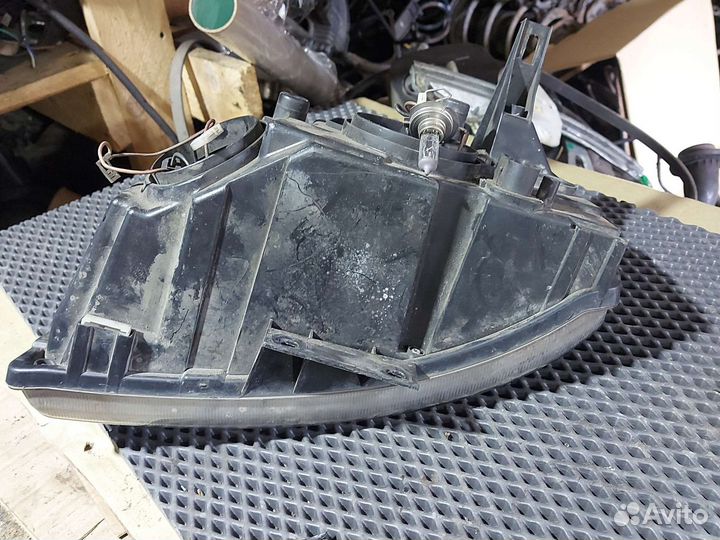 Фара передняя правая LADA Калина дефект
