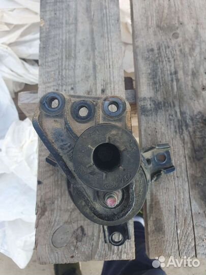 Правая опора двигателя kia soul 2008-2013