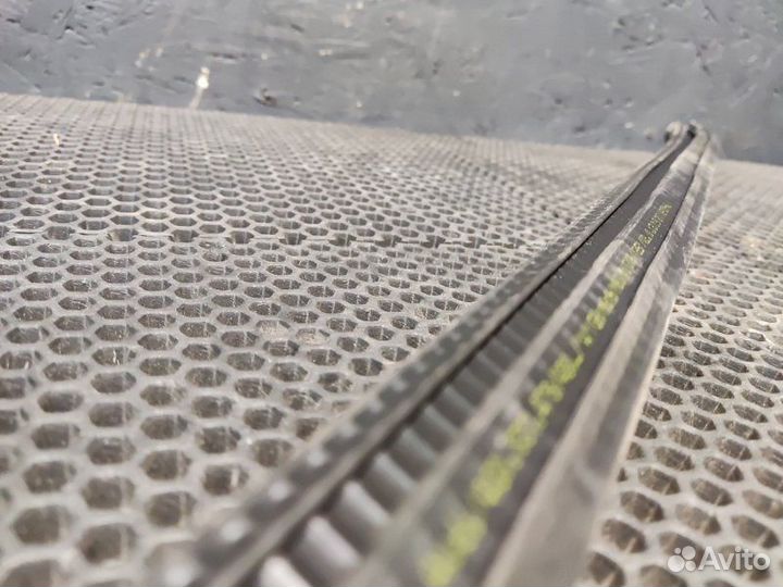 Уплотнитель стекла двери передний Audi A6 C7 cdnb