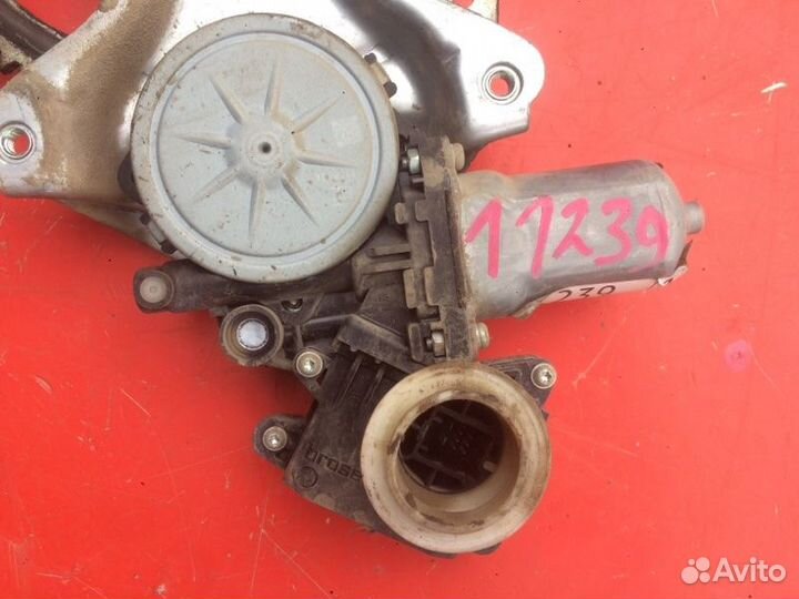 Мотор стеклоподъемника передний левый Toyota