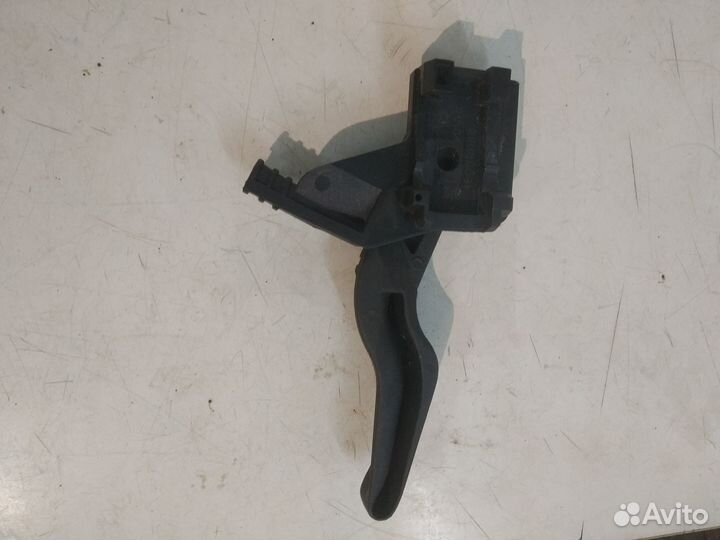 Ручка открывания капота Опель Зафира