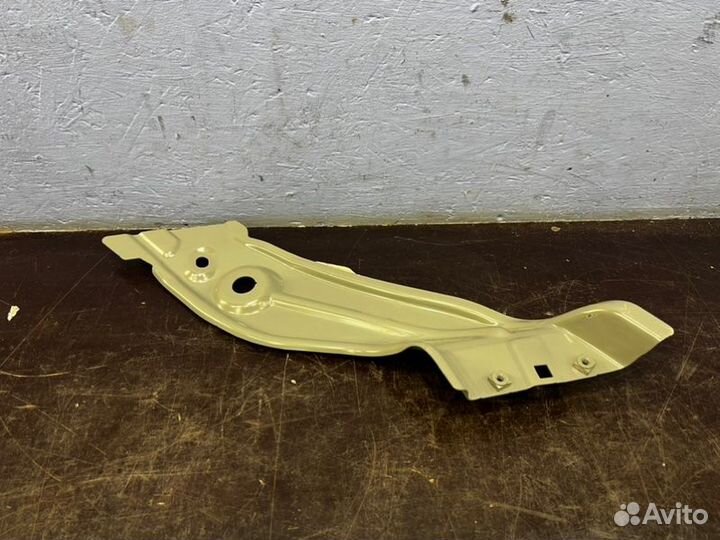 Суппорт фары правый Renault Arkana