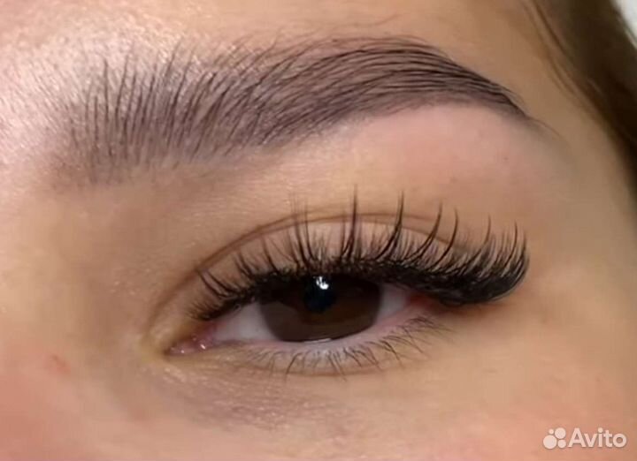 Наращивание ресниц и оформление бровей