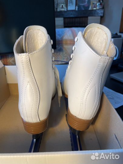 Женские коньки для фигурного катания Botas