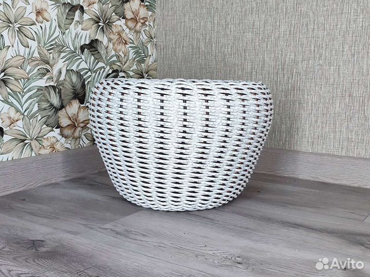 Кашпо для цветов из искусственного ротанга