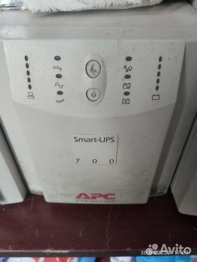 Ибп smart ups 700