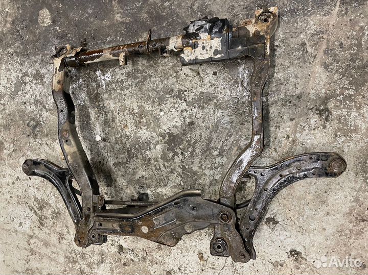 Подрамник на hyundai accent