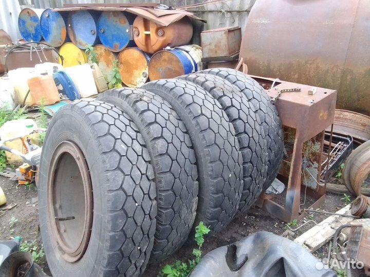 Резина 9.00R20 бу