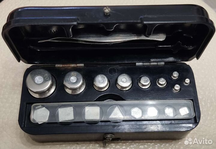 Набор гирь и разновесов