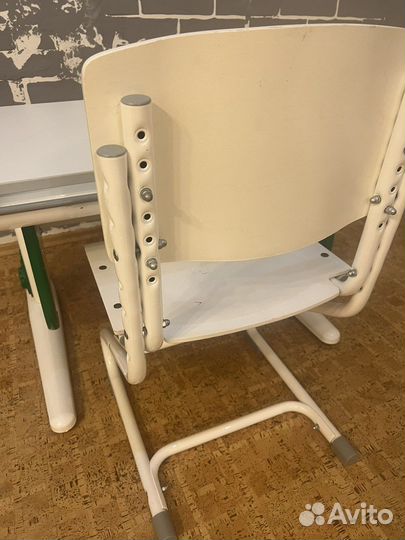 Детская парта со стулом дэми