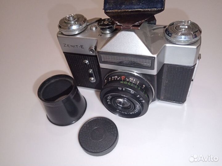 Зеркальный пленочный фотоаппарат 