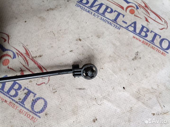 Держатель капота Skoda Roomster I (2006—2010)