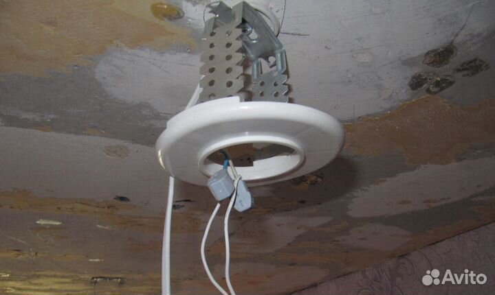 Электрик. Демонтаж электросети