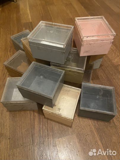 Коробки баночки пластиковые с крышкой для мелочей