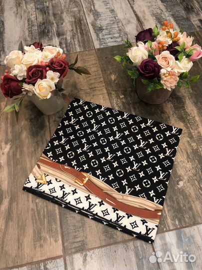 Шелковый платок Louis Vuitton белый с черным