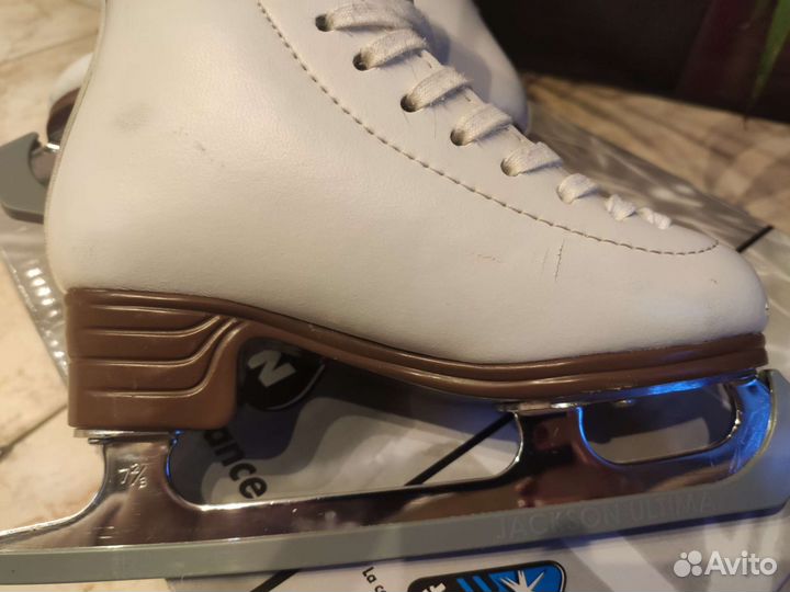 Коньки Jeckson Artiste для фигурного катания 28.5