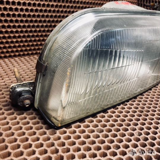 Фара левая Nissan Prairie 1991